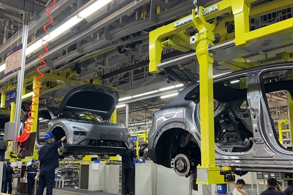 法國汽車制造業13年削減三分之一工作崗位